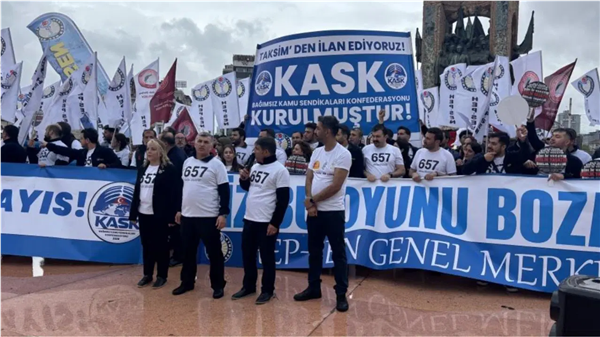 HEP-SEN 1 Mayıs’ı Taksim’de kutladı